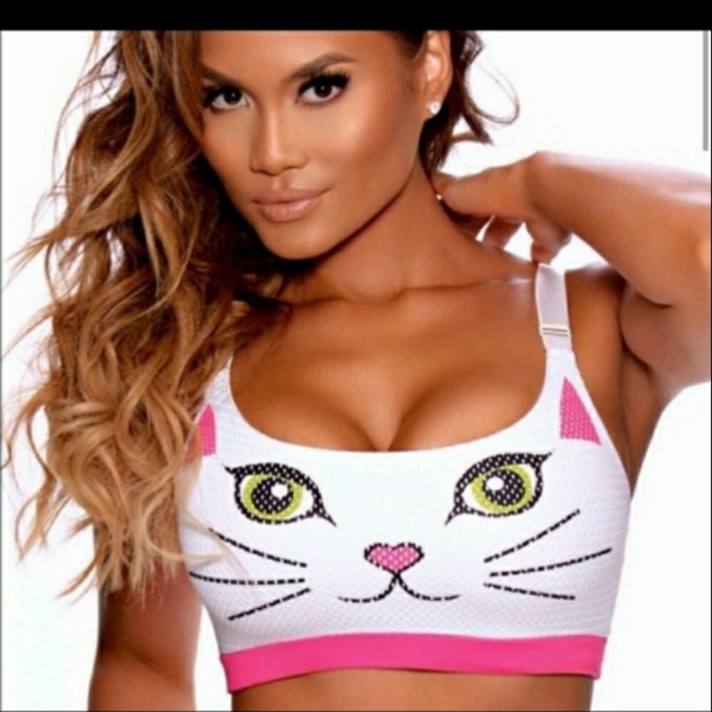 Bombshell Sportswear - Picture 2 of 7